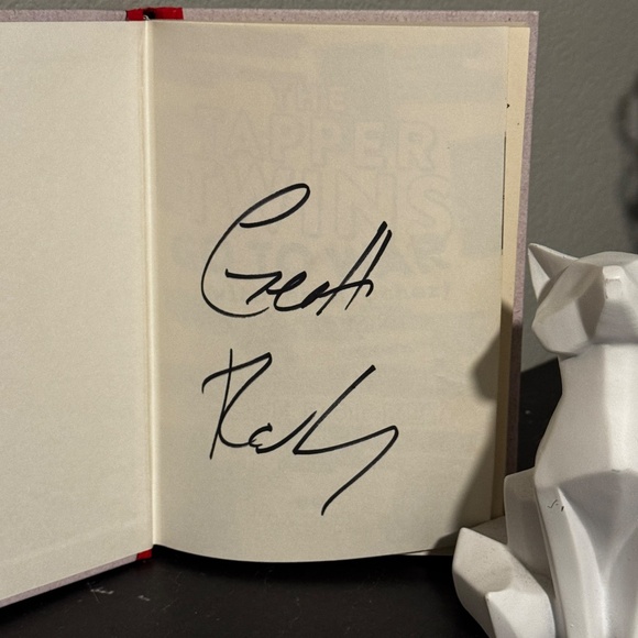 Tapper Twins Go to War (With Each Other)- Signed Copy - Picture 4 of 5